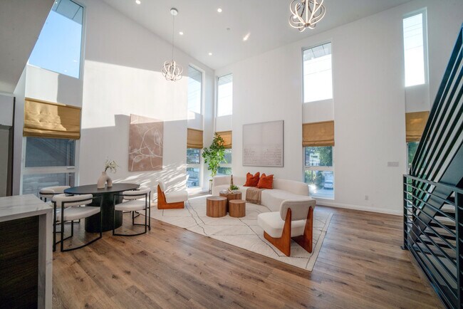 sala/comedor - 2306 Aviation Blvd