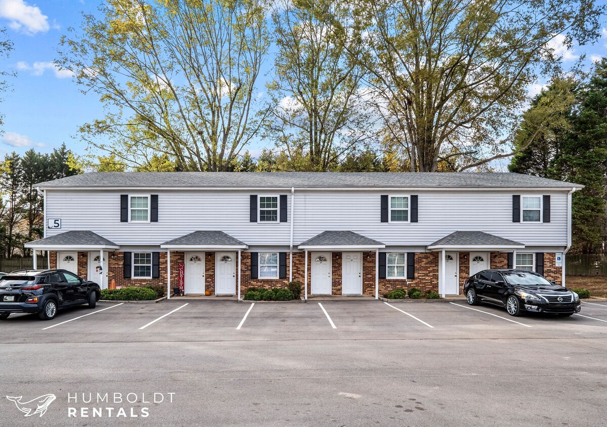 Primary Photo - Townhomes @ Humboldt Village