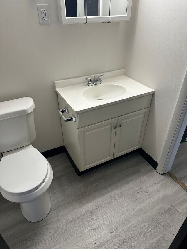 Foto del edificio - 1 Bedroom 1 bath 3rd floor unit in Boardman