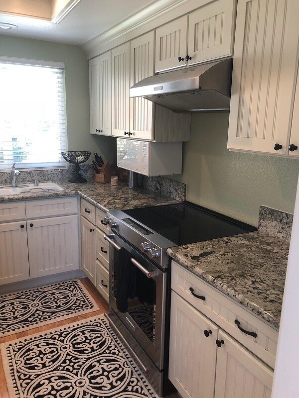 Building Photo - Great Home With 3 Bedrooms & 2.5 Bathrooms...