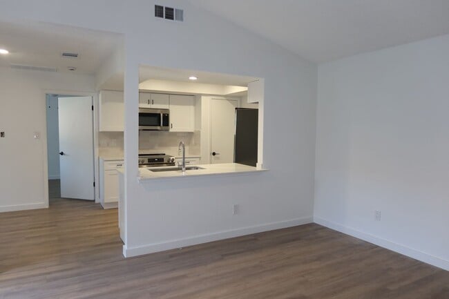 Building Photo - 9607 Aberdeen Way