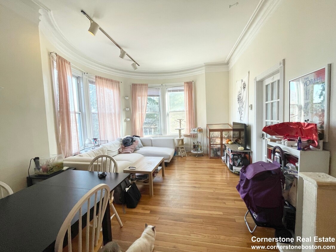 Primary Photo - 775 Parker St