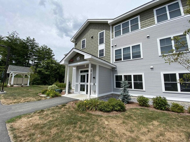 Building Photo - 15 E Ridge Dr