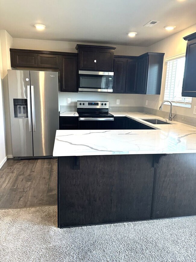 Foto del edificio - Puyallup - Beautiful 4 bedroom, 2.5 bath home! Available Now!