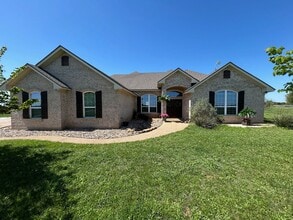 Building Photo - 1841 Old Ranch Rd