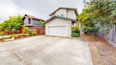 Building Photo - 2070 Pinercrest Dr