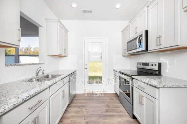 Photo - 1122 Banworth Ct Townhome