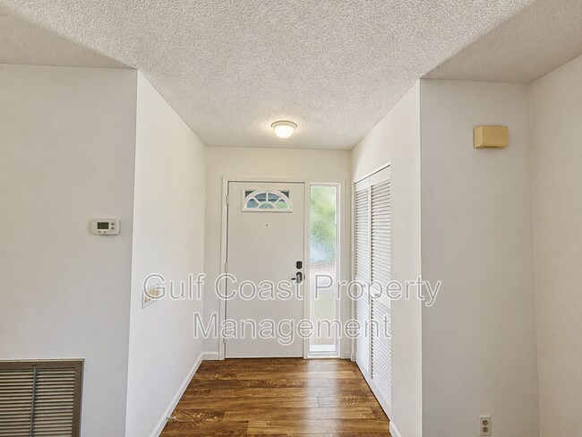 Building Photo - 5808 Garden Lakes Dr