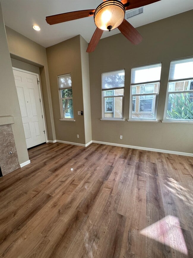 Foto del edificio - 1732 N Dutch Ave