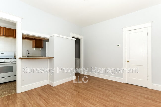 Building Photo - 139 E Plumstead Ave