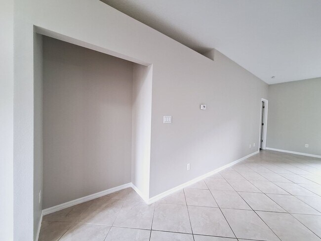 Foto del edificio - Beautiful 3 Bed 2 Bath Home in Apopka!!!