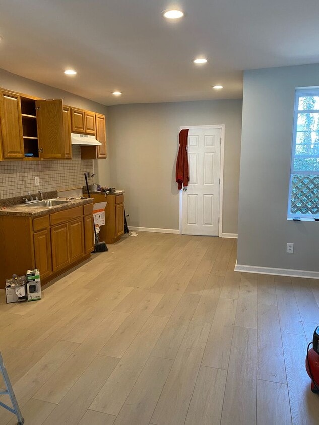Large 3 bedroom in Germantown - Large 3 bedroom in Germantown