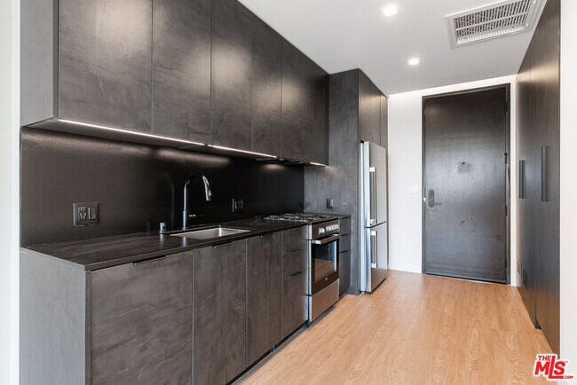 Foto del edificio - 3667 Keystone Av