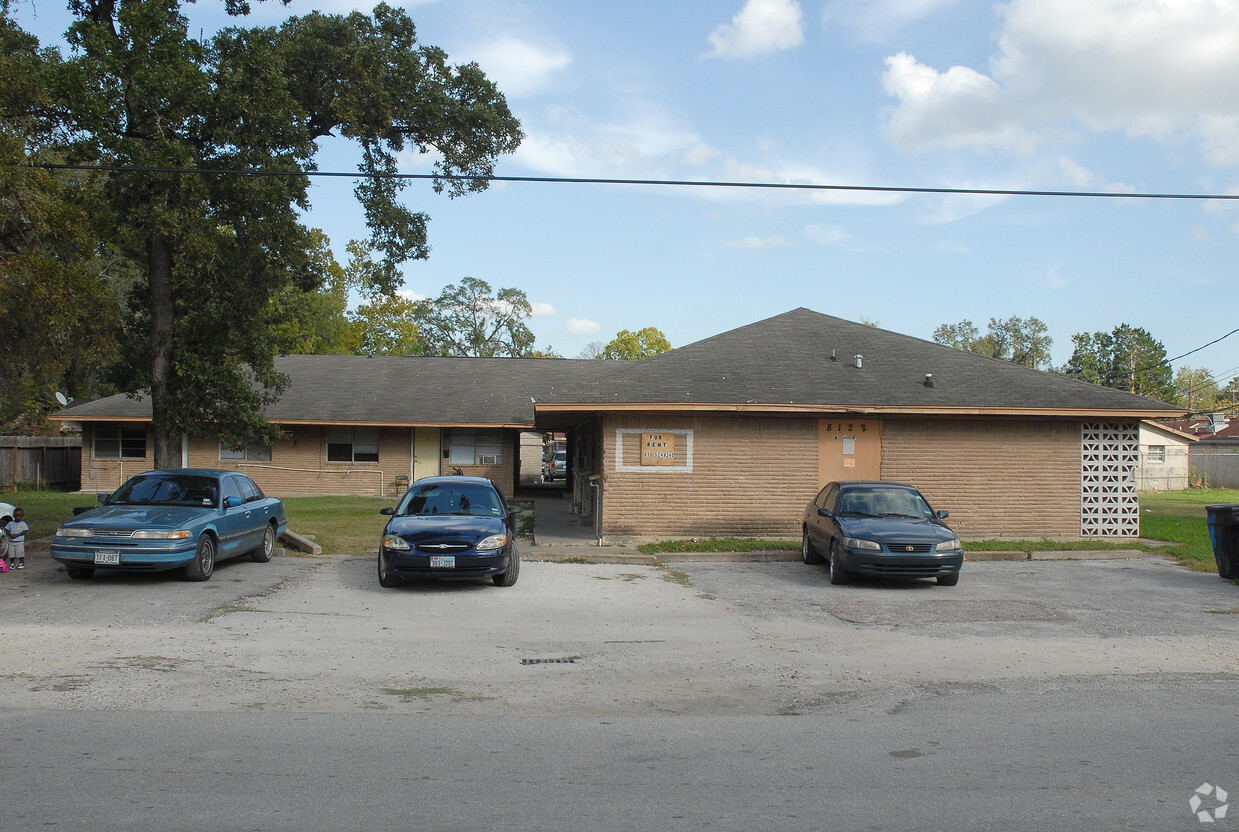 Primary Photo - 8122 Autumn Ln