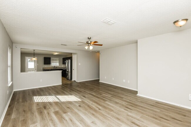 Foto del edificio - 7948 Meadow View Tr