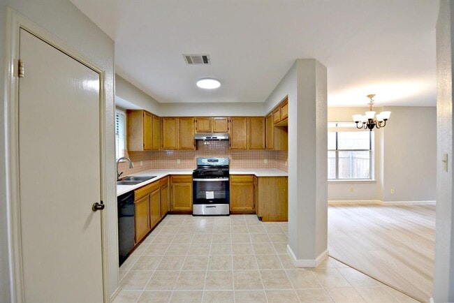 Foto del edificio - 13329 Black Canyon Dr