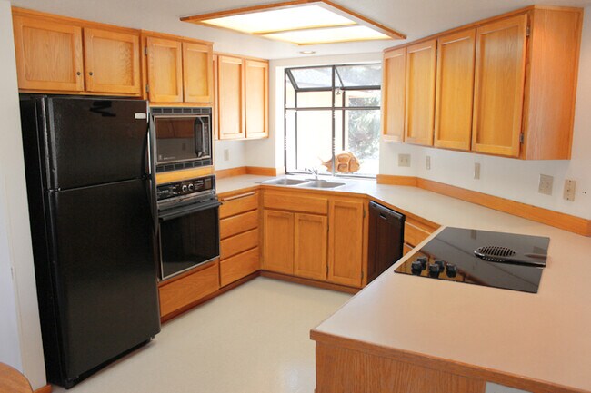 Foto del edificio - 36 Fairway Village Ln