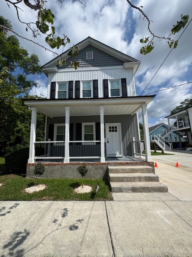 Building Photo - 413 Bladen St
