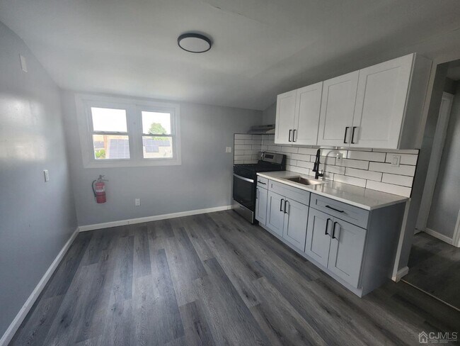 Building Photo - 123 Prospect St