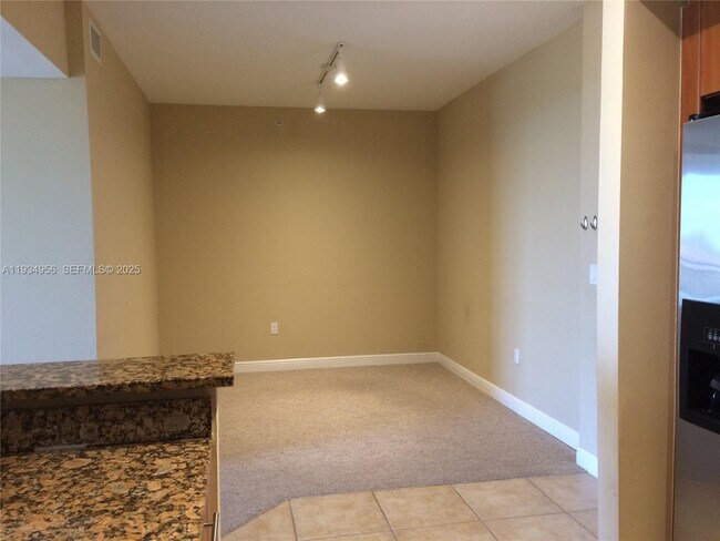 Foto del edificio - 888 Douglas Rd