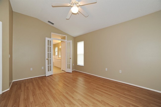 Building Photo - 5508 Starling Loop