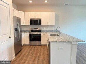 Building Photo - 117 Nootka Wy
