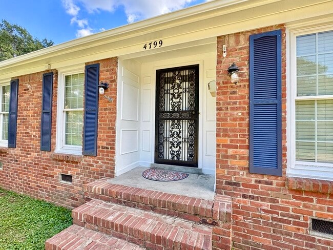 Foto del edificio - 4799 Welchshire Ave