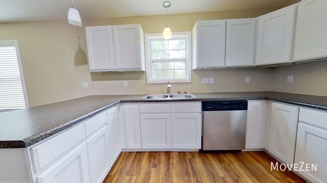 Foto del edificio - 5940 Brentwood Park Pl