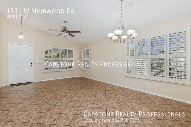 Building Photo - Spacious 3 Bedroom 2 Bathroom Corner Lot H...