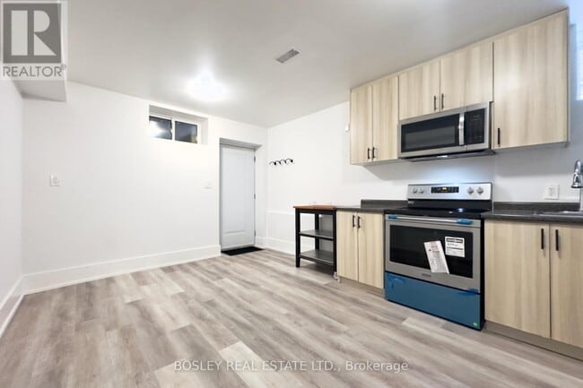 Building Photo - 33 Lawlor Ave