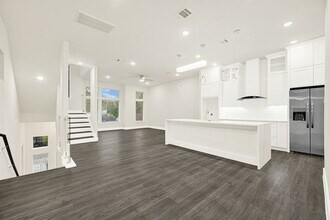 Building Photo - 6719 St Augustine St