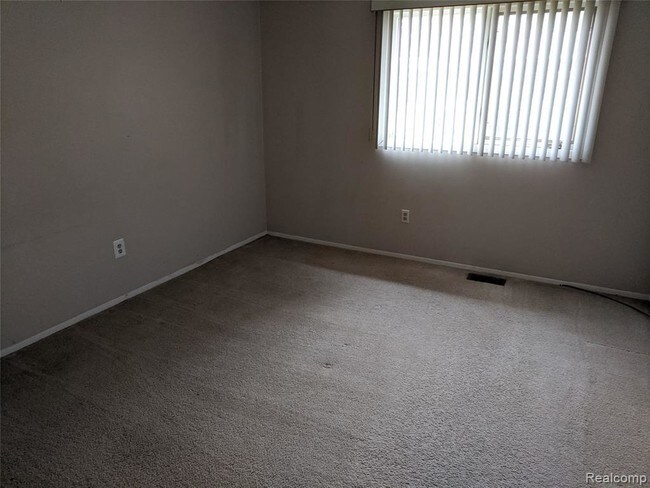 Foto del edificio - 5277 E Eleven Mile Rd