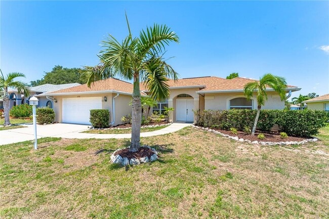 Building Photo - 5761 Stone Pointe Dr