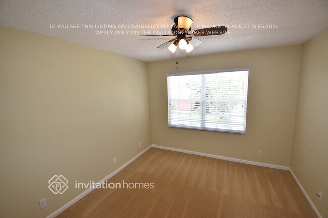 Building Photo - 7640 Colony Palm Dr