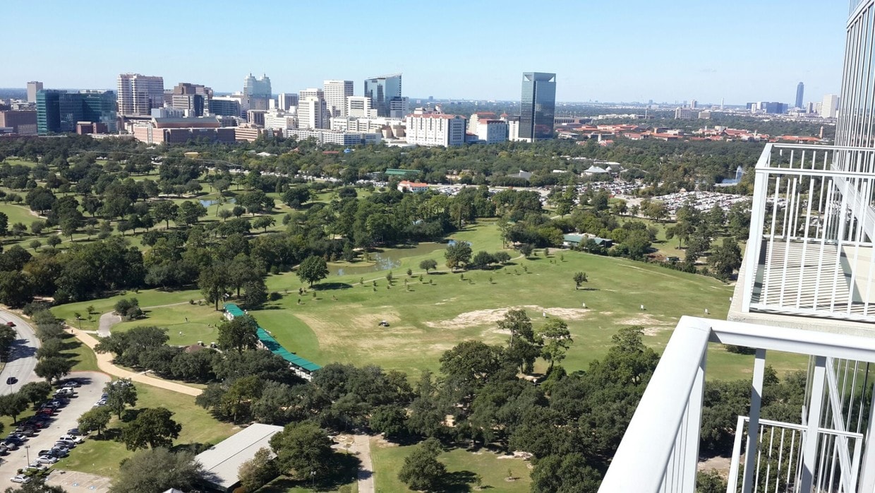 5925 Almeda Rd, Houston, TX 77004 Condo for Rent in Houston, TX