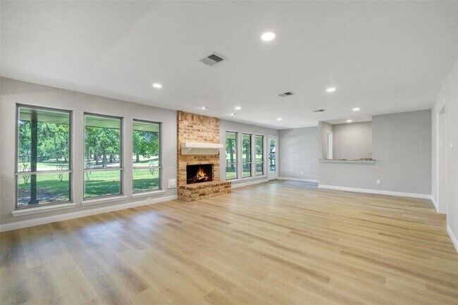 Building Photo - 2015 Masters Ln
