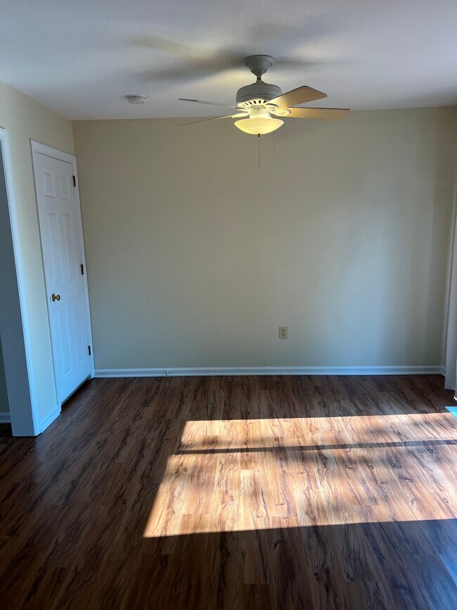 Foto del edificio - 1520 Tussey Ct