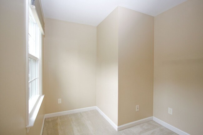 Building Photo - York County 4 BR Coventry House