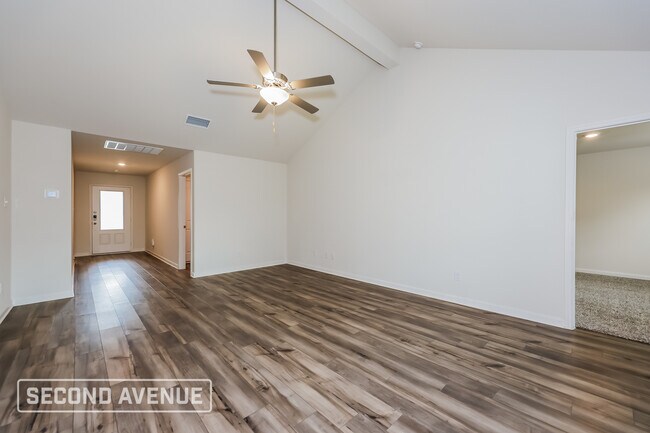 Building Photo - 415 Condie Russell Ave