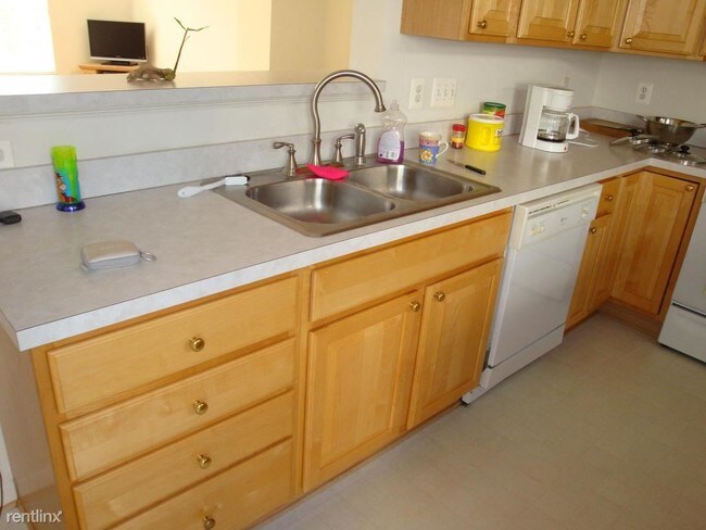 Foto del edificio - 4 br, 3.5 bath Townhome - 3611 Madison Ln