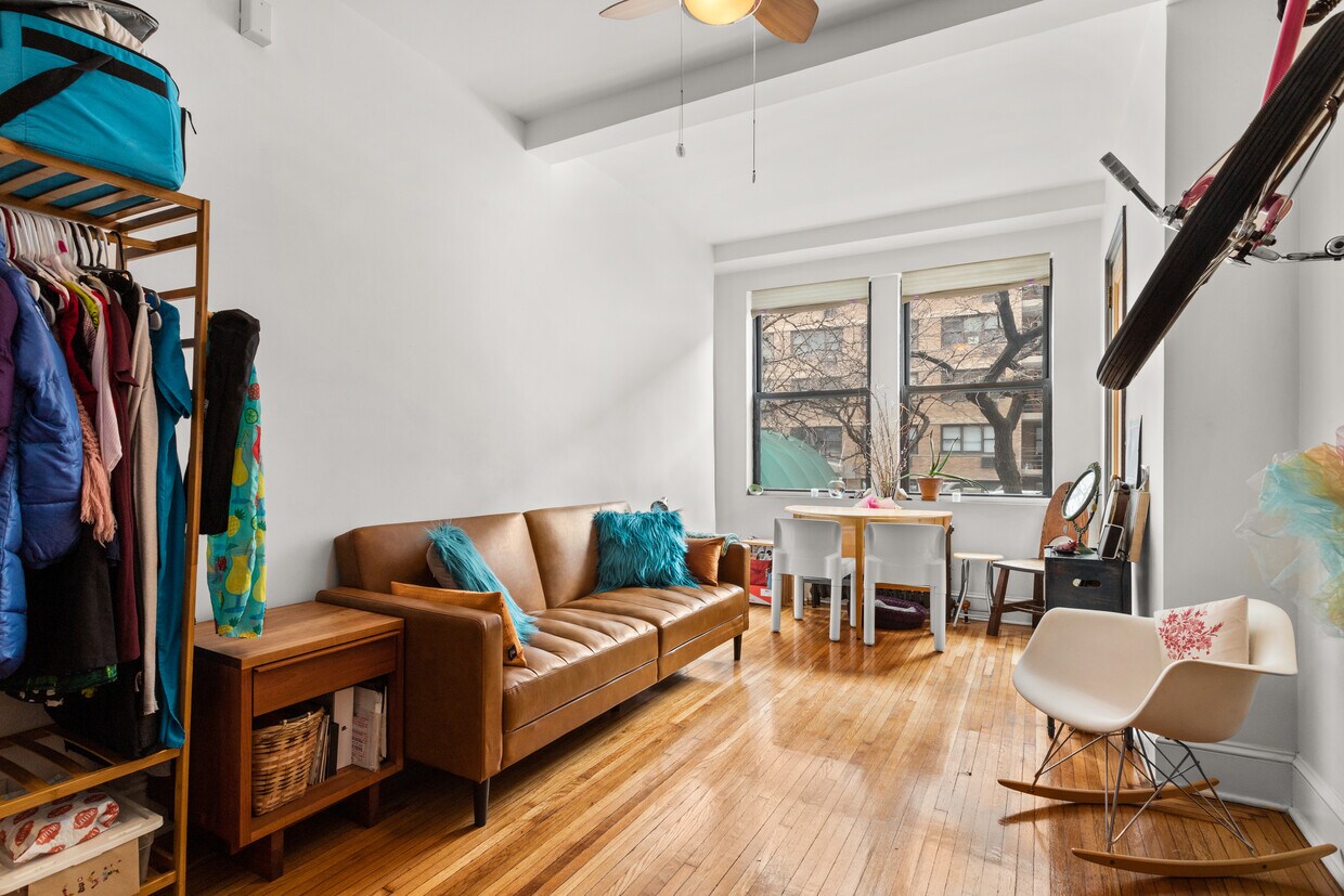 Foto principal - 457 W 57th St