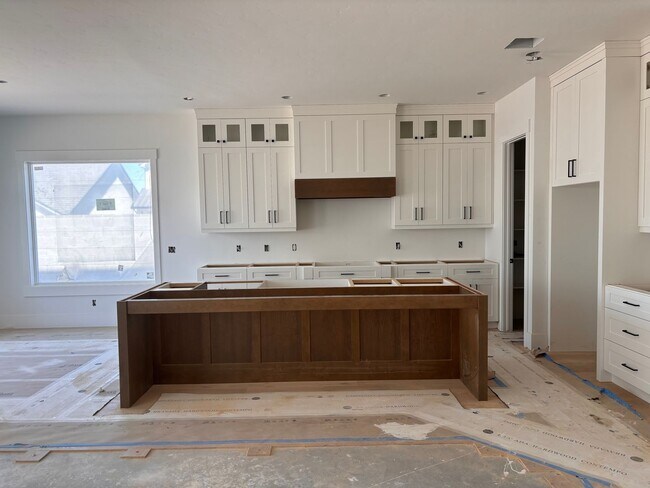 Building Photo - BRAND NEW 5 bed | 4.0 bath | 3 car garage ...