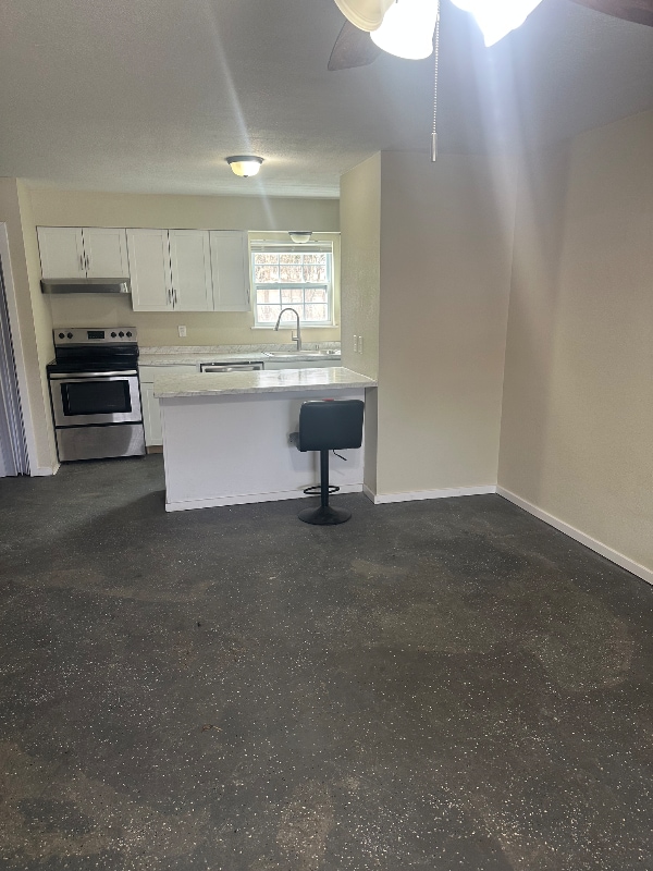 Foto del edificio - 1603 Azalea Cir