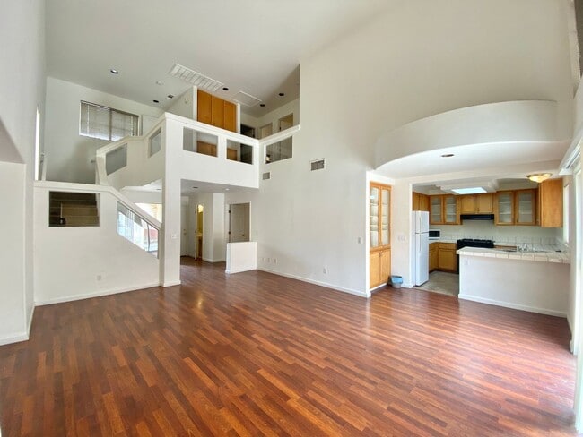 Foto del edificio - Beautiful 2 story single-family house