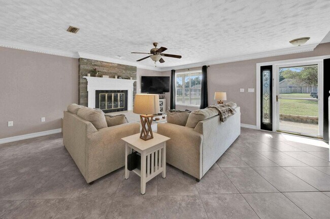 Building Photo - 2216 Calle De Pizzaro