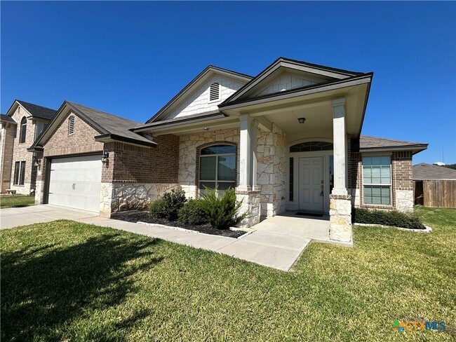 Building Photo - 311 Paddock Ln