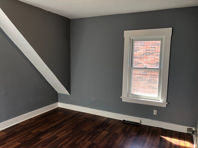 Building Photo - 5 BED 2 BATH SINGLE FAMILY HOME IN DETROIT...
