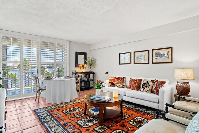 Foto del edificio - 917 N Flagler Dr