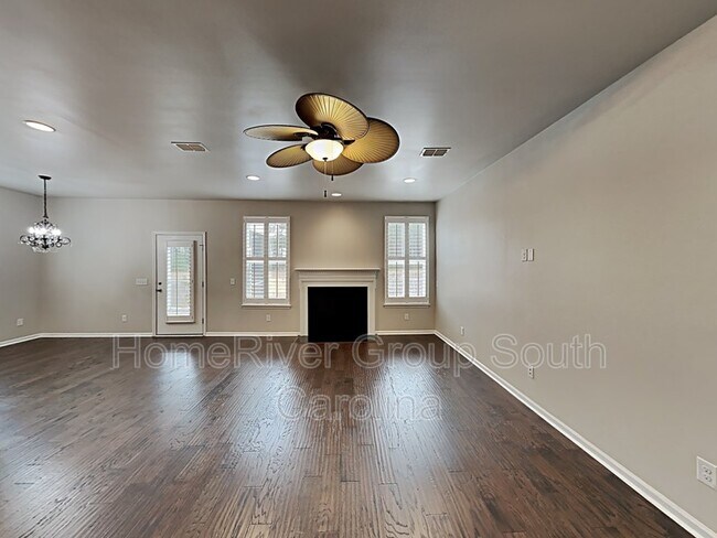 Foto del edificio - 119 Basket Grass Ln
