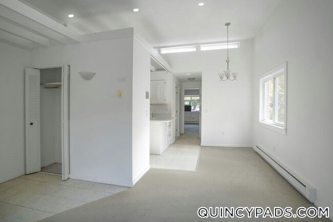 Foto del edificio - 24 Presidential Dr